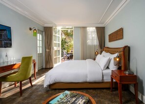 Deluxe Room, 1 King Bed, Balcony | Egyptian cotton sheets, premium bedding, down comforters, in-room safe - Carmella Boutique Hotel - Spa & Shelter Access (Haifa)