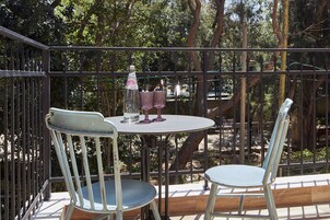 Habitación Deluxe, 1 cama de matrimonio grande, balcón | Balcón