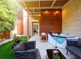 Private Garden Room with Jacuzzi | View from room