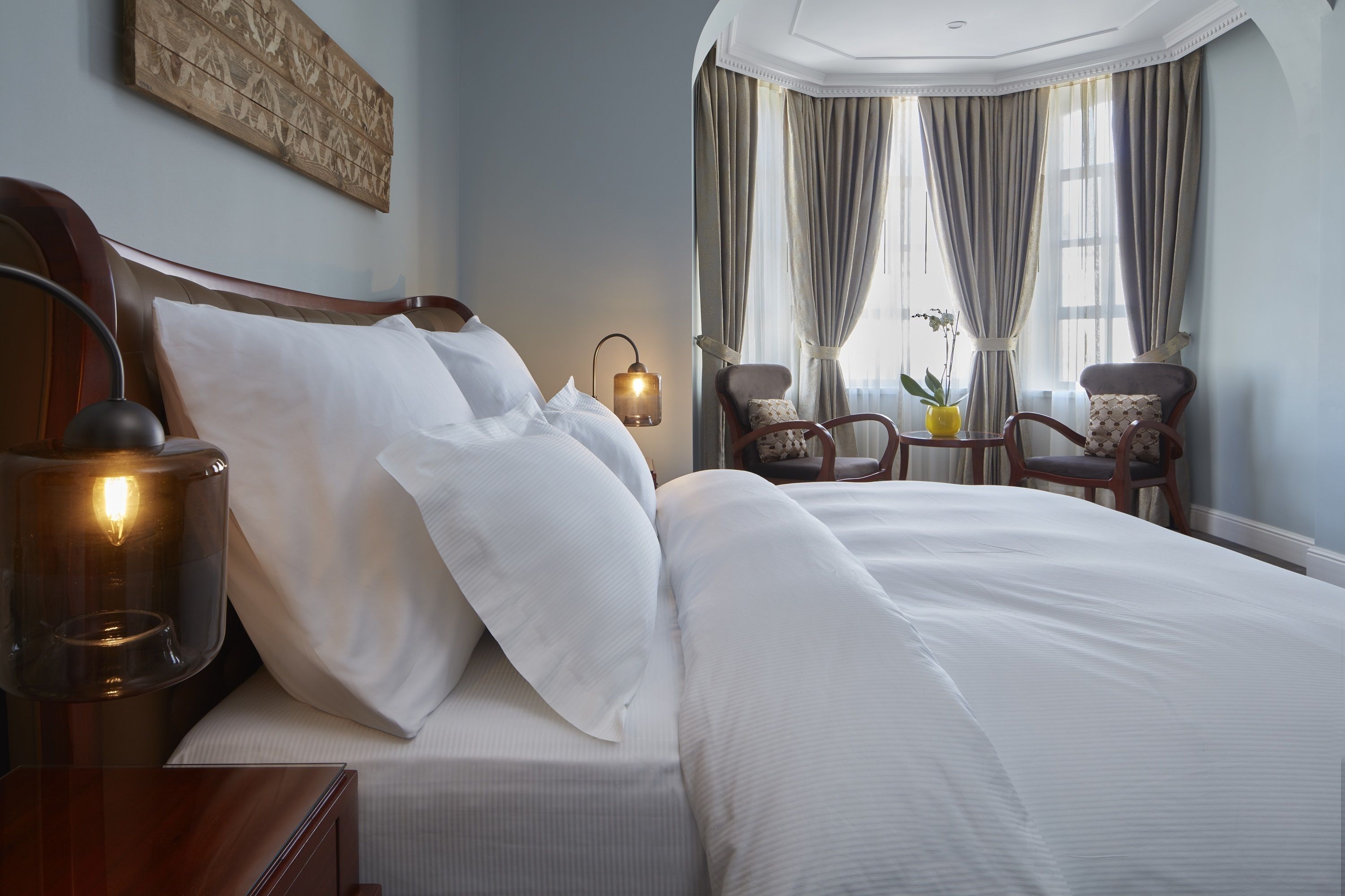 premium bedding, in-room safe, desk, soundproofing