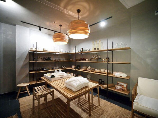 Gift shop - Carmella Spa & Boutique Hotel (Haifa)