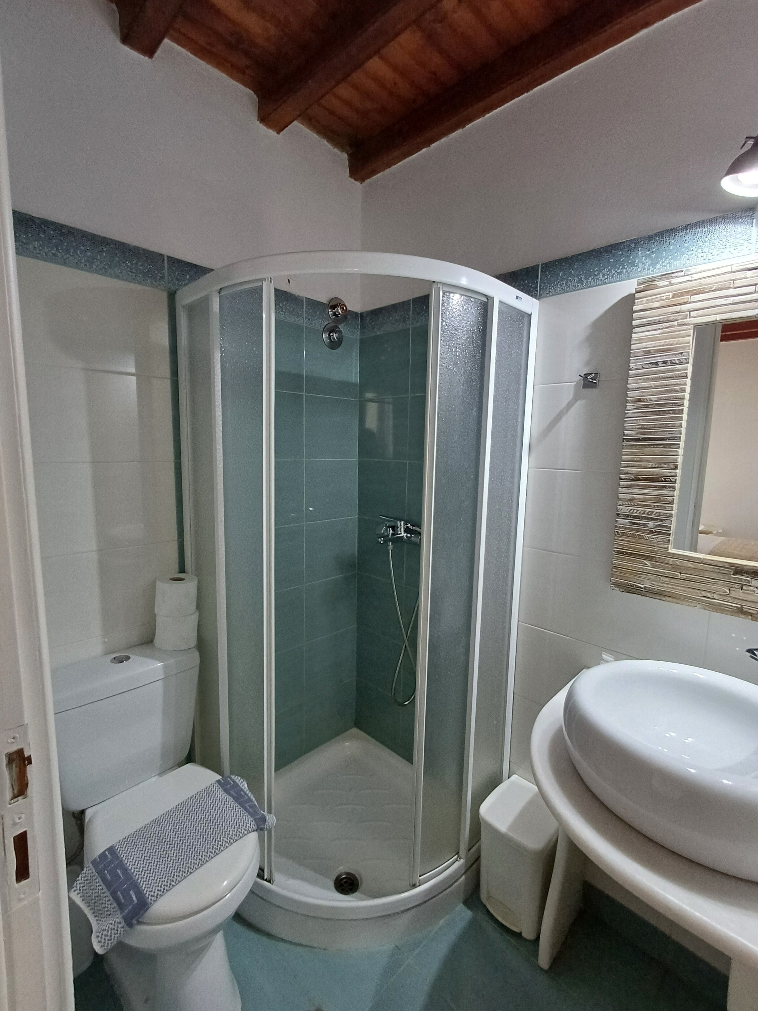 Photo - Manos Rooms