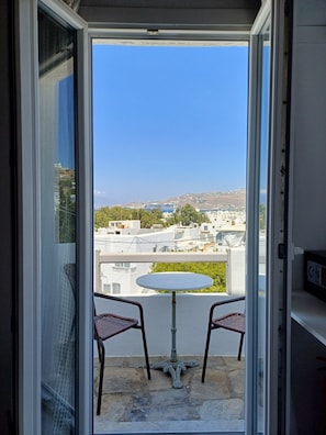 Triple Room, Sea view | In-room safe, soundproofing, iron/ironing board, free WiFi - Manos Rooms (Mykonos)