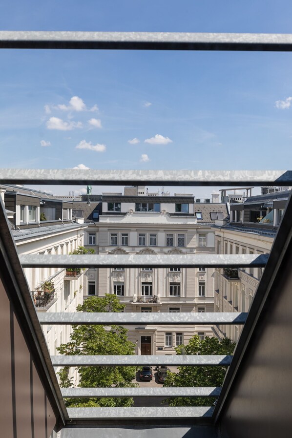 Apartamento júnior, 1 quarto, vista para a cidade, no andar executivo (incl. 29€ cleaning fee) | Vista do quarto