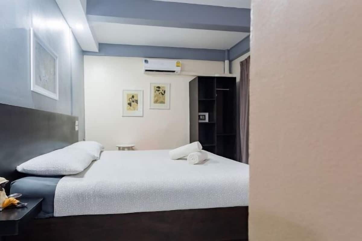 1 soveværelse, minibar, pengeskab på værelset, skrivebord