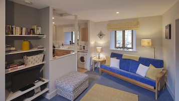 Cottage, 2 Bedrooms | Living room | Flat-screen TV, DVD player