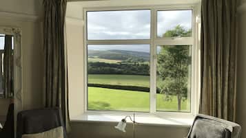 Double Room (Blue room) | Premium bedding, pillowtop beds, free WiFi, bed sheets