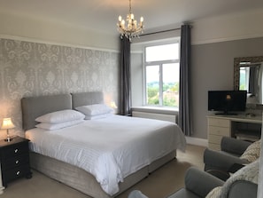 Kahden hengen huone (yksi tai kaksi sänkyä) | Ylelliset vuodevaatteet, pillowtop-patjalliset sängyt, ilmainen Wi-Fi