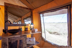 淋浴设施、免费洗浴用品、毛巾、卫生纸