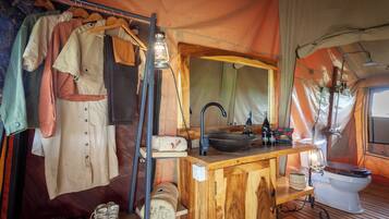 Kamar Keluarga | Kamar mandi | Shower, perlengkapan mandi gratis, handuk, dan tisu toilet