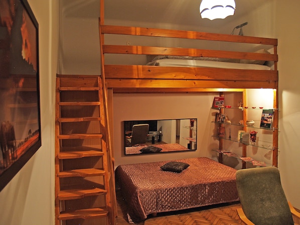 Apartment (mezzanine, Paulinska 20 street) | 1 Schlafzimmer, schallisolierte Zimmer, Bügeleisen/Bügelbrett