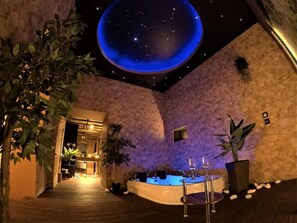 Superior Apartment (with Spa Bath) | Jetted bathtub - Magic Apartments (Kraków)