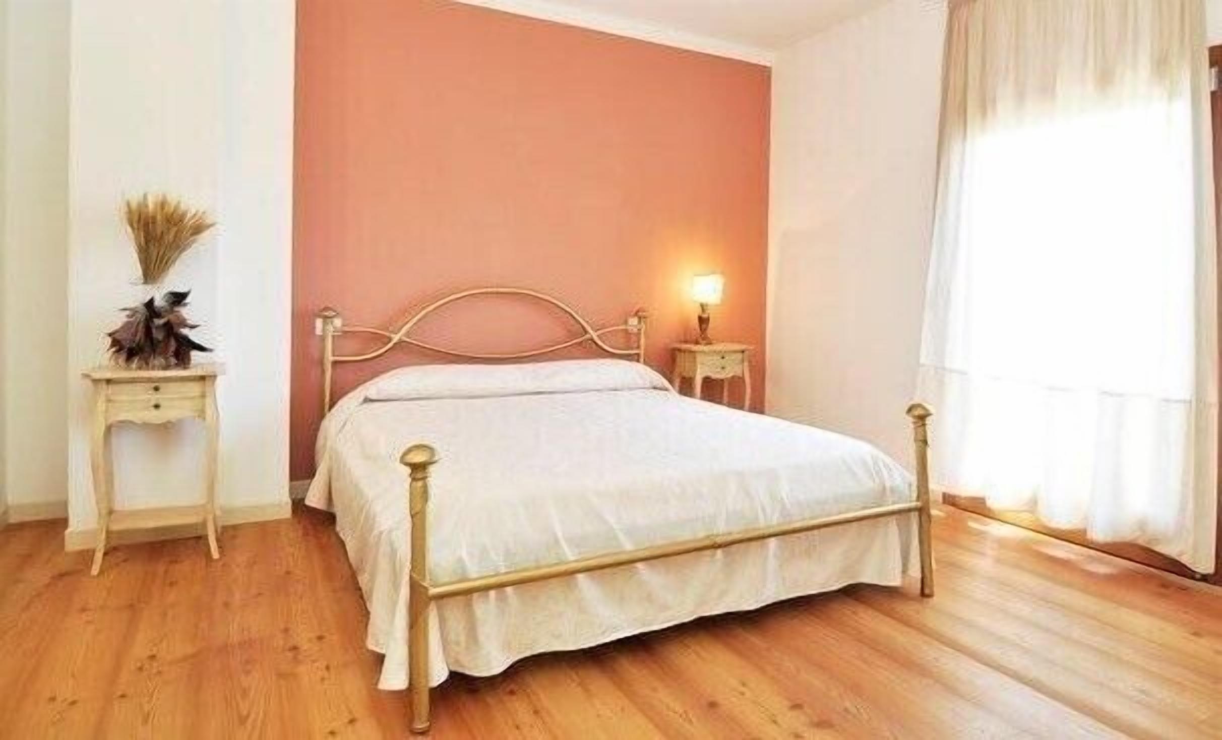 Doppel- oder Zweibettzimmer