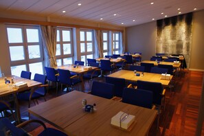 Breakfast, lunch and dinner served - Hotel Angmagssalik (Tasiilaq)