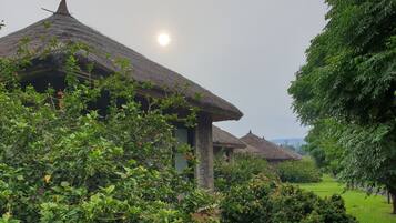 1 dormitorio, caja fuerte, espacio para trabajar con un portátil