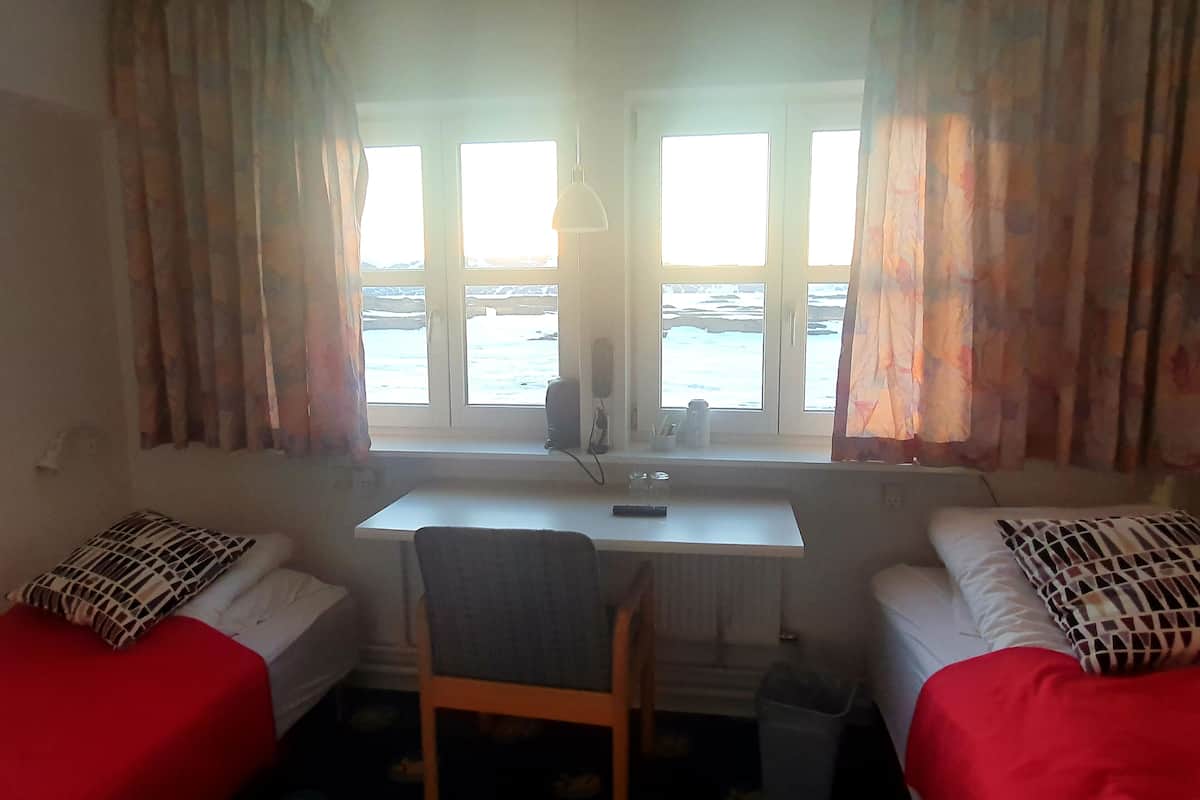 standard twin room, private bathroom | 1 bedroom, desk, wifi