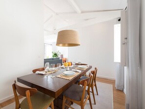 Departamento, 2 habitaciones (Mentiras) | Sala de estar | Televisión de pantalla plana 
