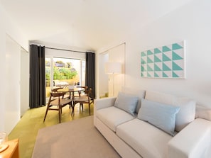 Leilighet, 1 soverom (Santana) | Oppholdsrom | Flatskjerm-TV