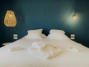 Premium bedding, minibar, in-room safe, individually decorated - Hotel Costa Brava (Castell-Platja d'Aro)
