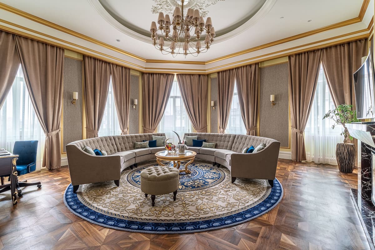 Presidential Suite | Ruang tamu | TV skrin rata