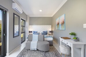 Lily Queen Suite | 客房內保險箱、獨特裝潢、布置獨特、筆電工作空間