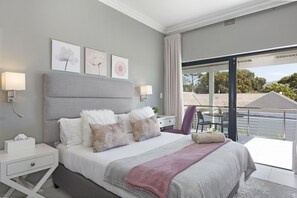 Daisy Queen | In-room safe, individually decorated, individually furnished - 2 On Lismore (Cape Town)