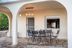 Dining - Villa Natura (Zakynthos)