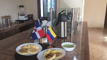 Desayuno continental todos los días (con cargo)