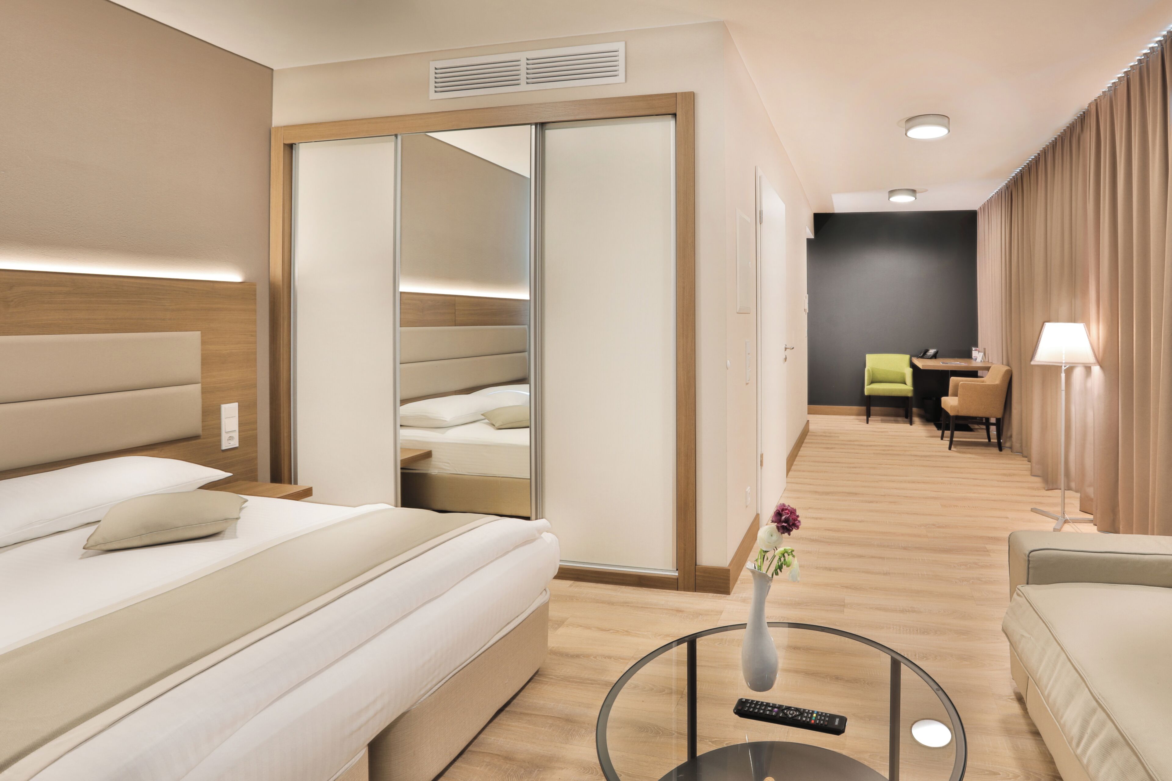 1 slaapkamer, luxe beddengoed, een kluis op de kamer, een bureau