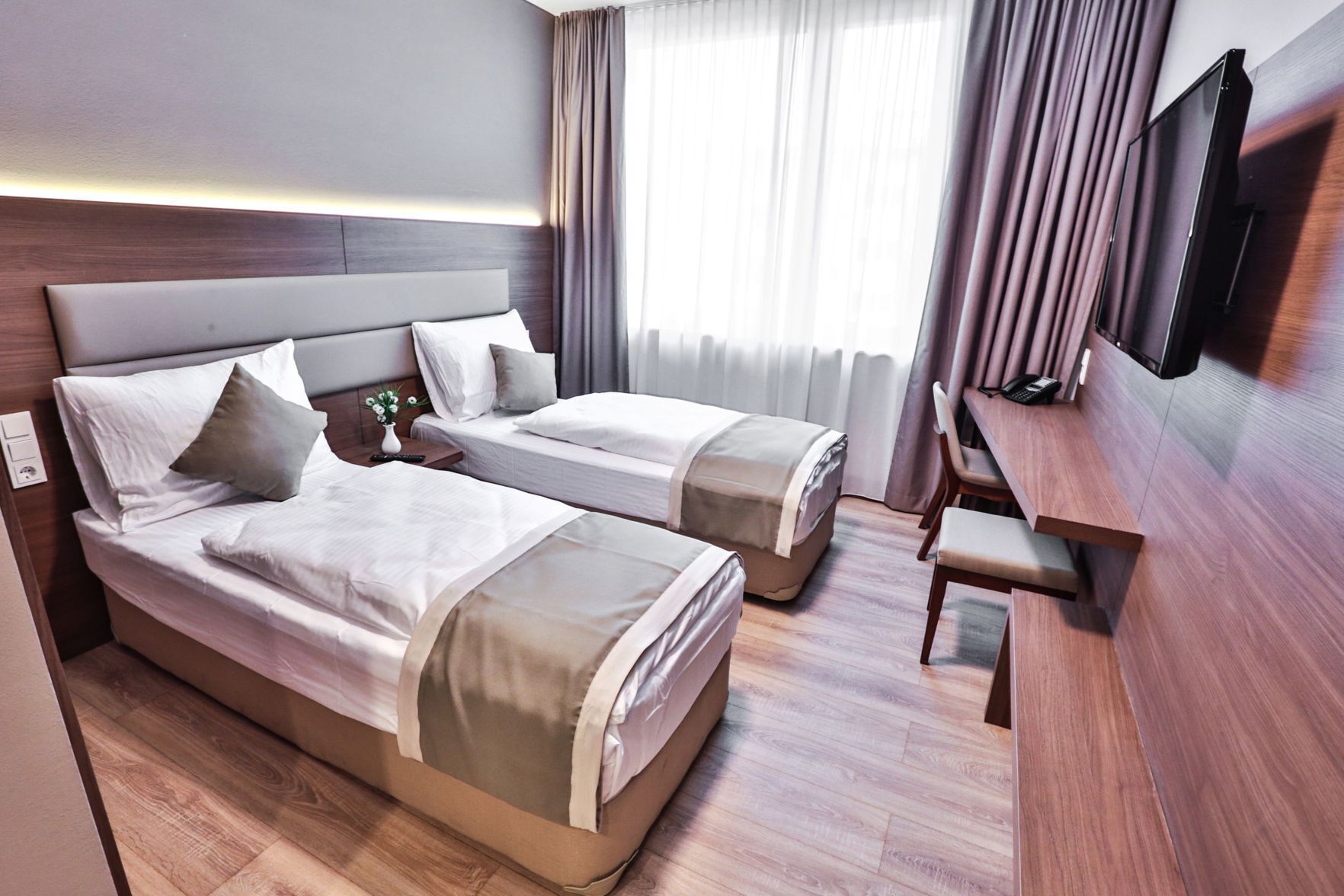 1 bedroom, premium bedding, in-room safe, desk