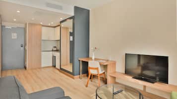 Apart-Suite | Wohnbereich | 40-Zoll-Flachbildfernseher mit Kabelempfang, Fernseher