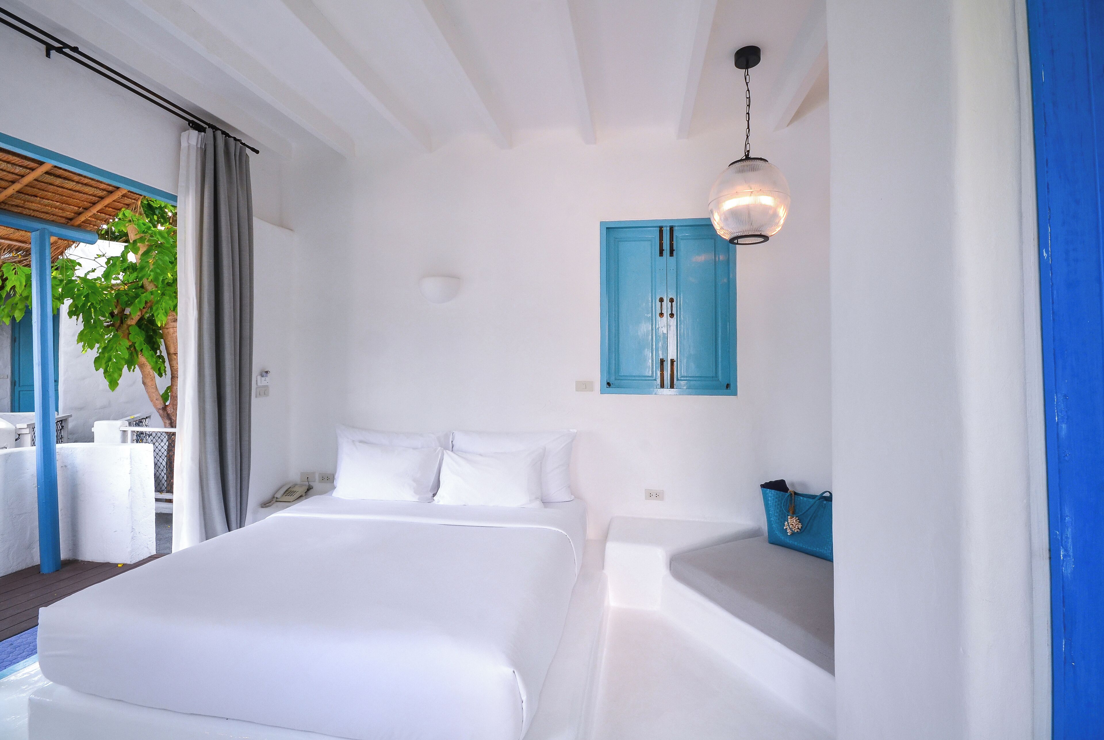 Deluxe Room, Terrace | Free minibar, in-room safe, blackout curtains, bed sheets