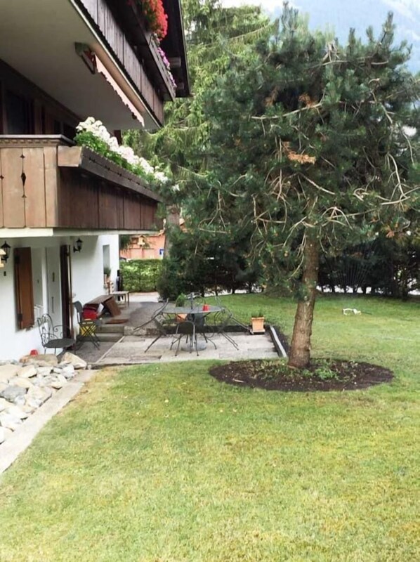 Studio, Kitchenette, Garden Area | Terrace/patio - Luxurious big Studio on the Wispile (Saanen)