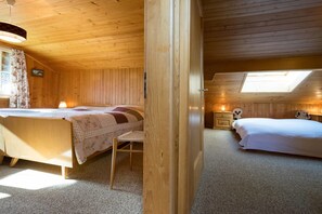 3 bedrooms, free cots/infant beds, free WiFi - Gstaad - Amazing Lake Chalet (Saanen)