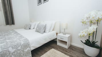 Standard Twin Room | Desk, soundproofing, free WiFi, bed sheets