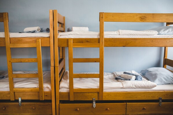 Shared dormitory (4 people)