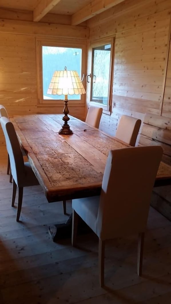 Chalet, Multiple Bedrooms, Balcony (3 Bathrooms) | In-room dining