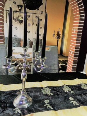 Deluxe Apartment, 2 Bedrooms, Courtyard Area | In-room dining - Sweet Apartment Melange (Augsburg)