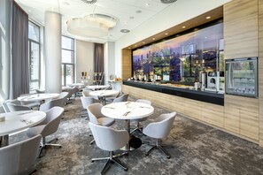 每日供應吃到飽早餐 (每人 PLN69)