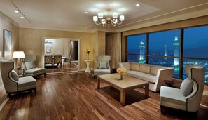 Royal Suite, 1 Katil Raja (King), Non Smoking (Haram View) | Pemandangan dari bilik