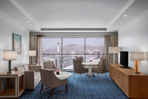 Suite, 2 lits une place, non-fumeurs (Amiri, Haram View) | Vue de la chambre