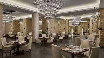 3 restaurants; breakfast, lunch, and dinner served