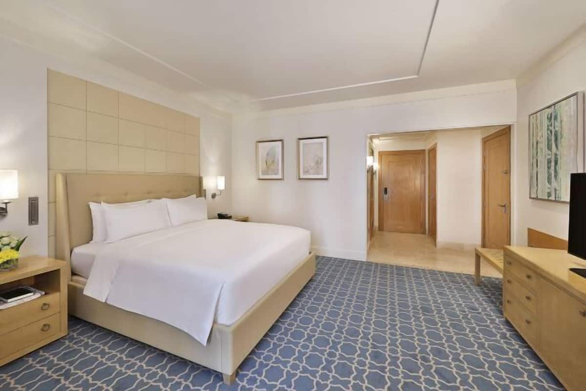 Minibar, in-room safe, desk, blackout drapes