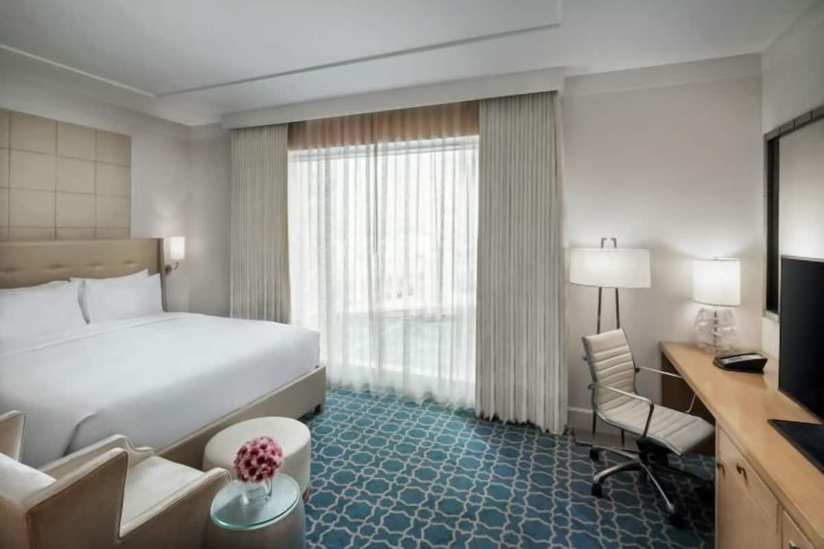 Minibar, in-room safe, desk, blackout drapes