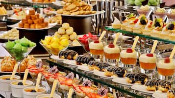 Daily buffet breakfast for a fee