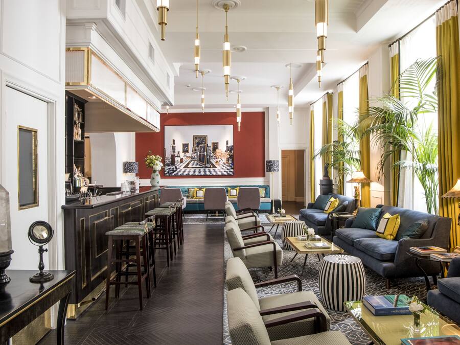 Aperto a colazione, pranzo e cena, cucina italiana