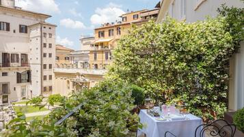 VilĂČn Charming Terrace | Terrasse/Patio