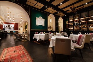 Breakfast, lunch and dinner served  - Hotel Vilòn (Rome)