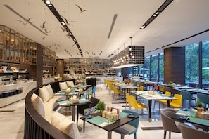 Daily buffet breakfast (SGD 40 per person)