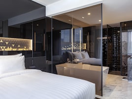 Suite Premier, 1 cama de matrimonio grande | Caja fuerte, escritorio, espacio para trabajar con un portátil